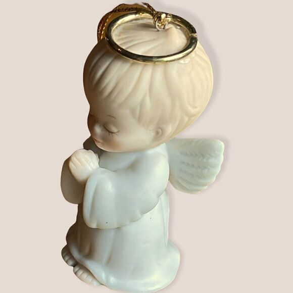 Vintage Ruth Morehead Holly Baby Prayer Angel Porcelain Collectible Ornament - Picture 6 of 15
